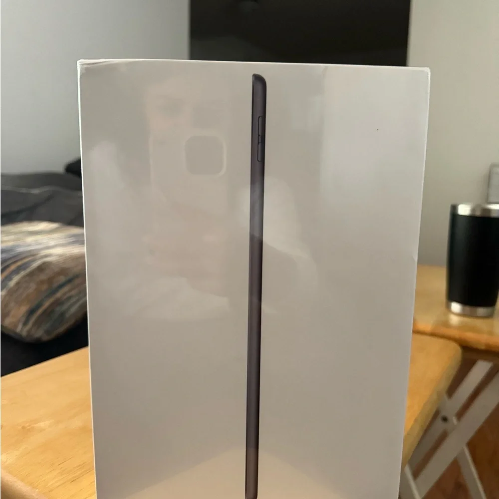 Apple iPad 9th Gen in Silver